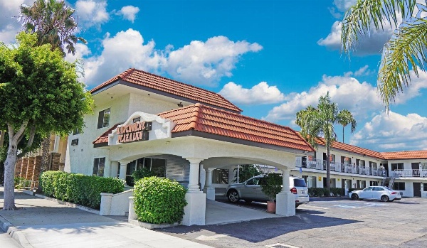 Hawthorne Plaza Inn Near LAX Main image